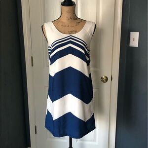 Gianni Bini Sleeveless sheath dress with Bow